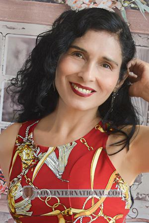 226405 - Beatriz Age: 57 - Peru